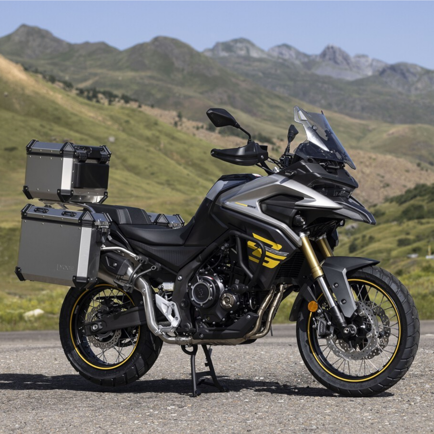 VOGE DS525X CON MALETAS